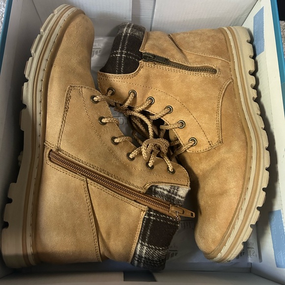 Cliffs by White Mountain Boots size: 9 - Picture 3 of 12